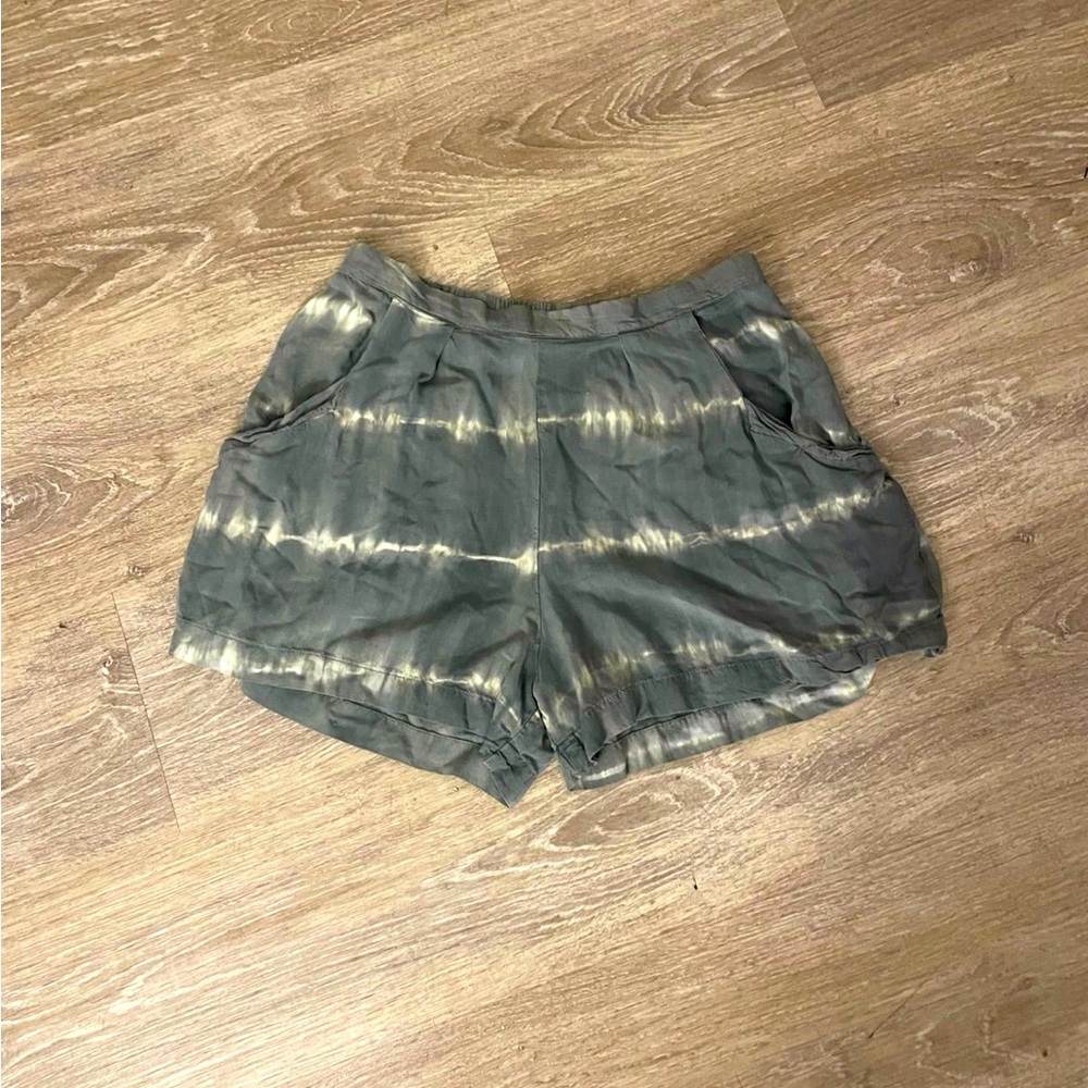 AVA SKY FIGHTING EEL SHORTS